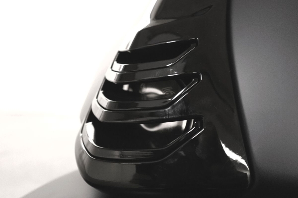 Kaskadeneinsatz schwarz glänzend für Vespa NEW GTS 125/300 Modell 2023